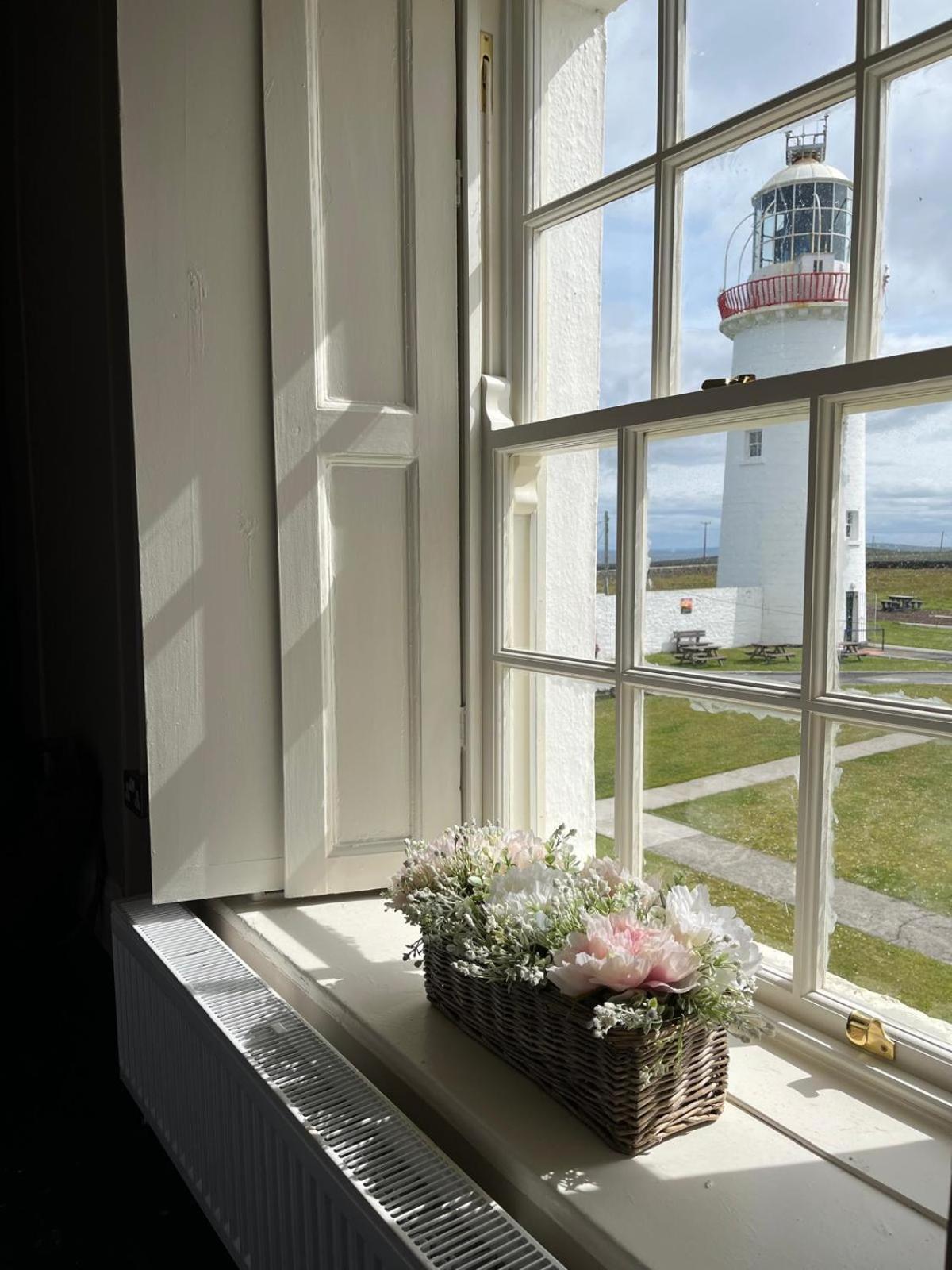 Loop Head Lighthouse Attendant'S Cottage Kilbaha Exterior photo